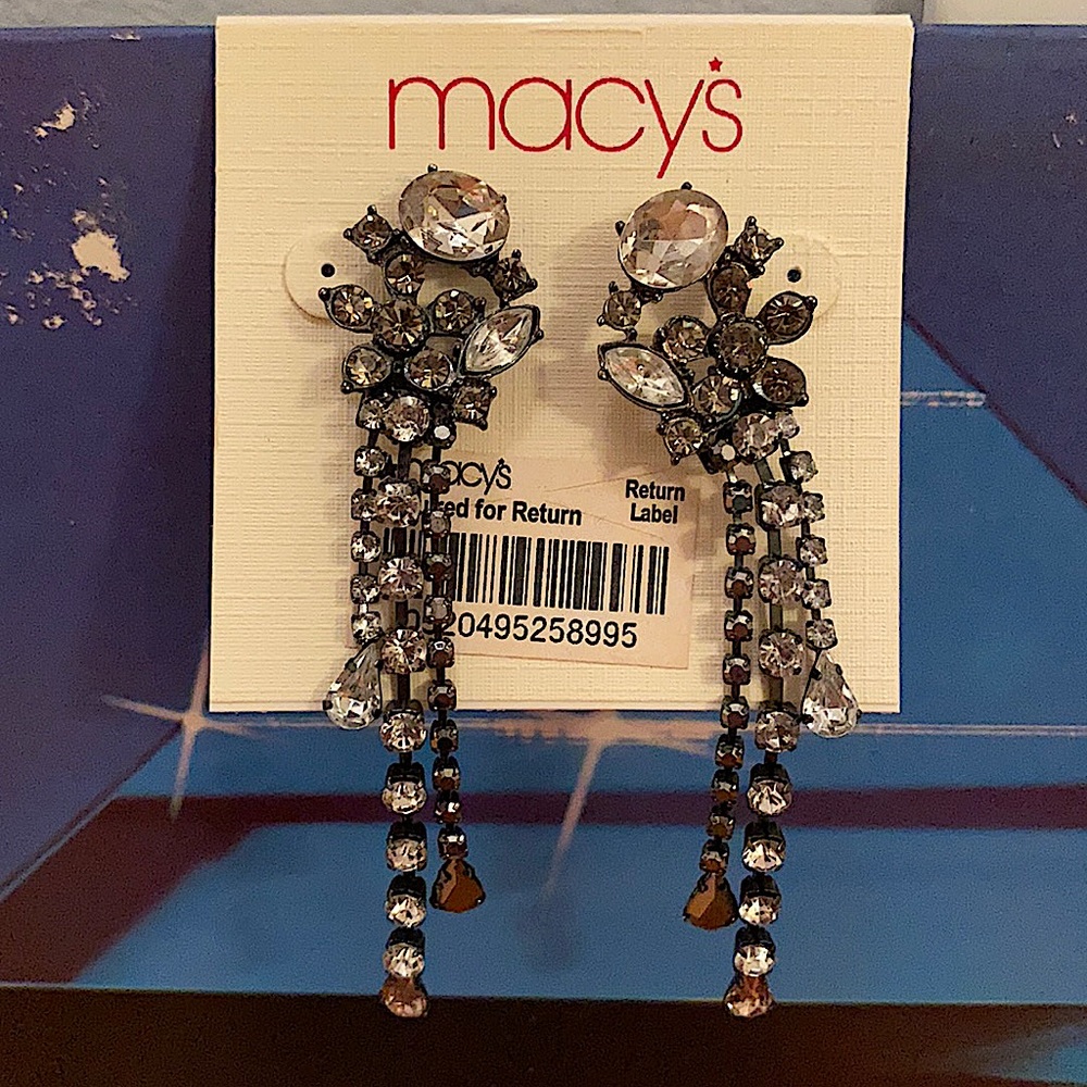 Dangle earrings